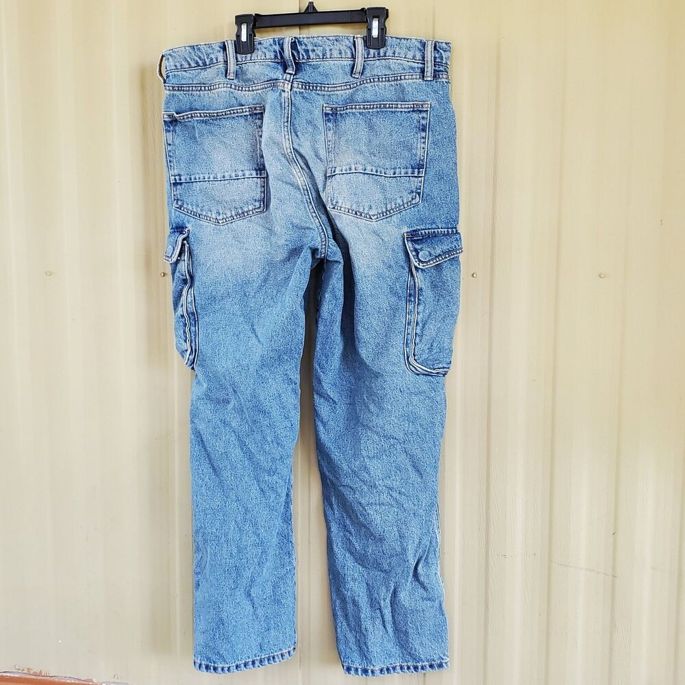 Junior's Cargo Jeans Size 38X30 - Picture 3 of 4